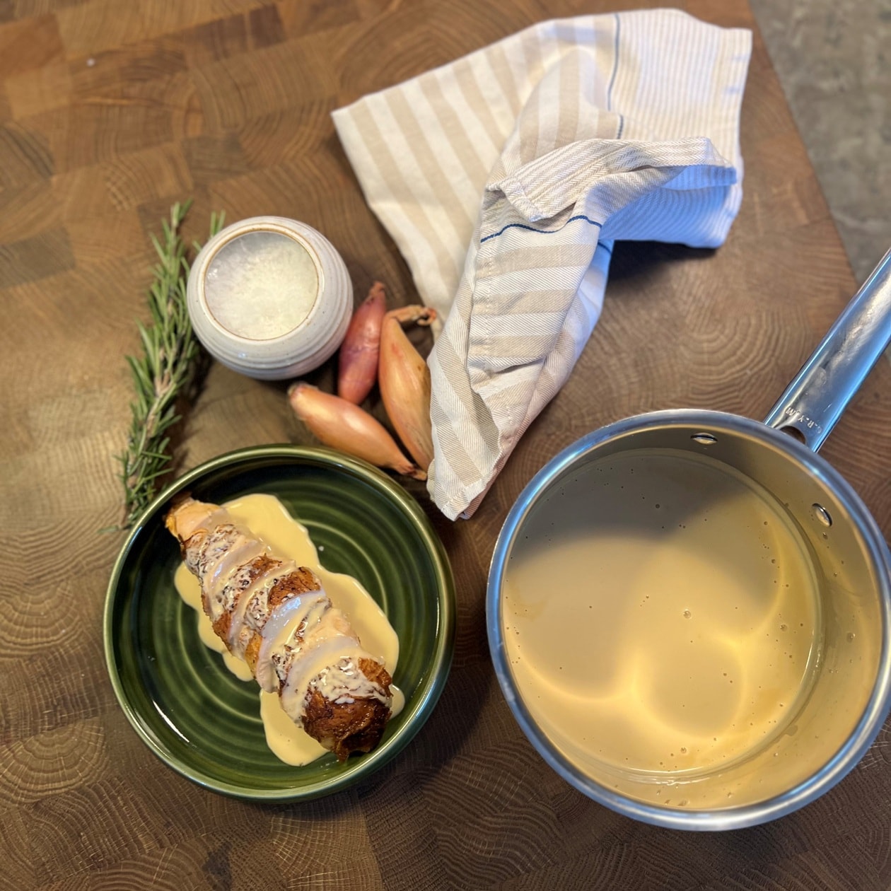 Vitvinsås på kycklingfond