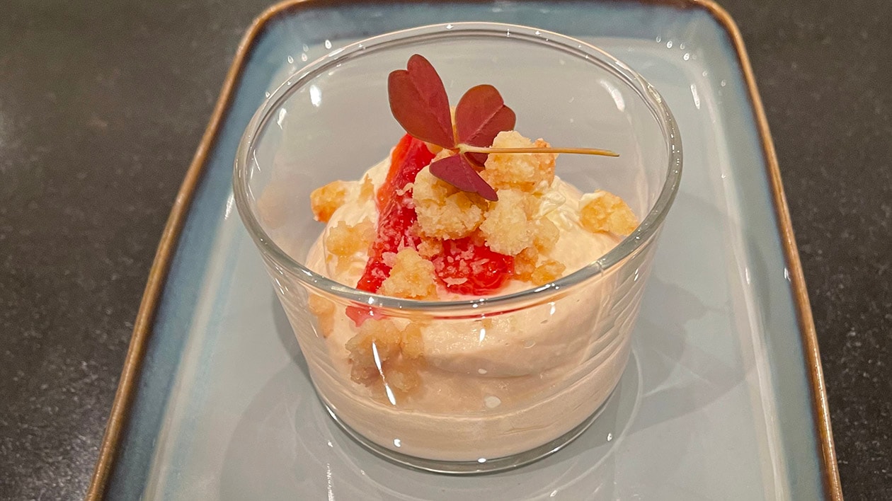 Blodapelsin mousse med crumble Blodapelsin mousse med crumble