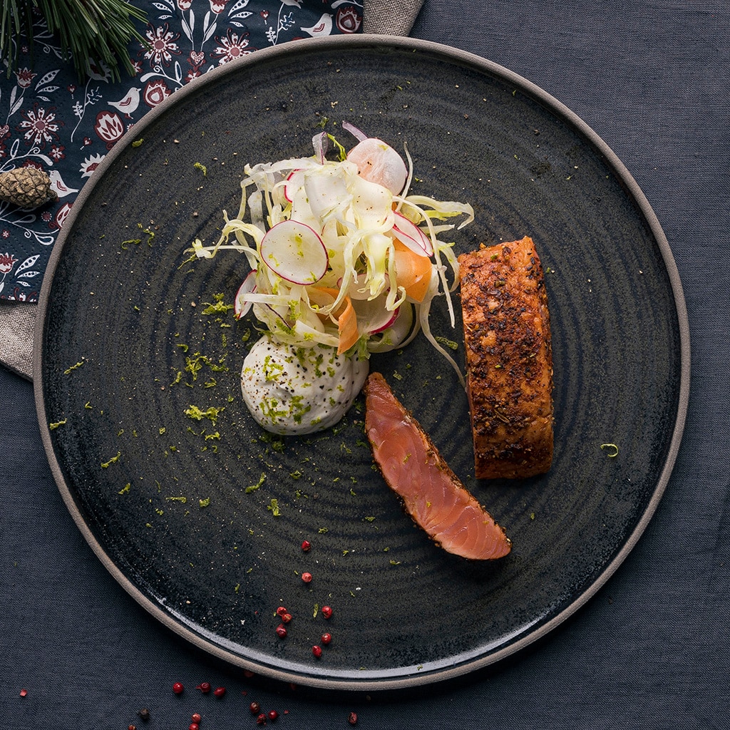 Pastramilax med syrade grönsaker & yoghurt