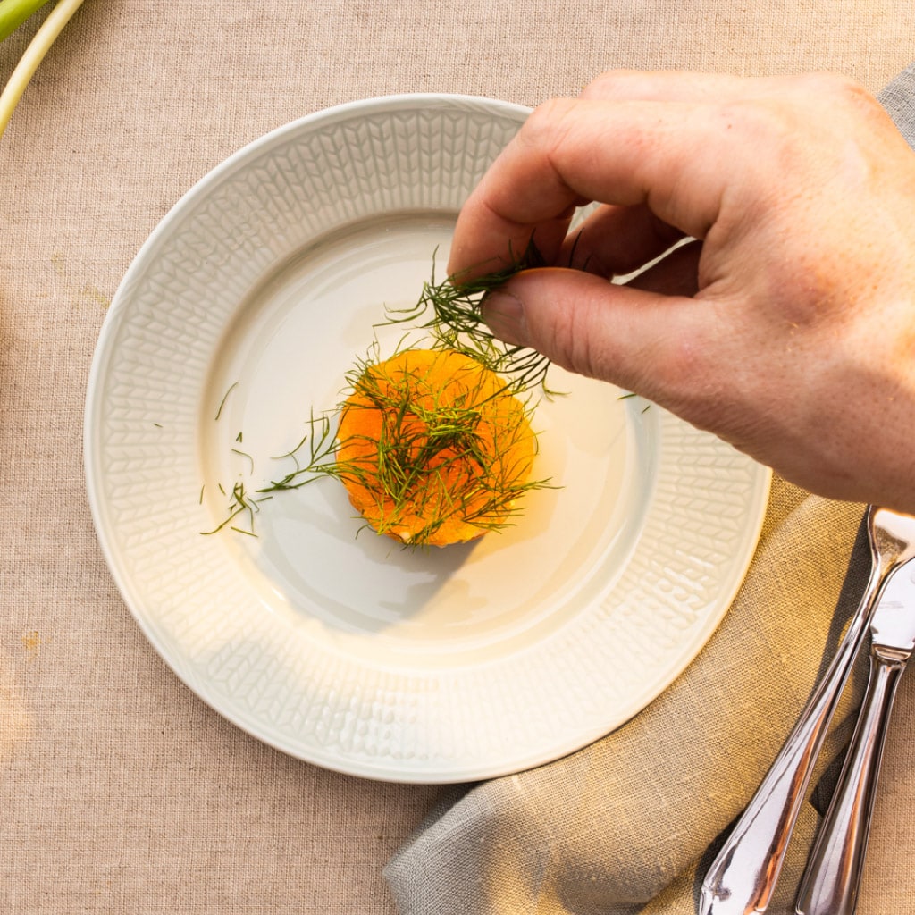 Sockersaltad lax med löjrom Sockersaltad lax med löjrom