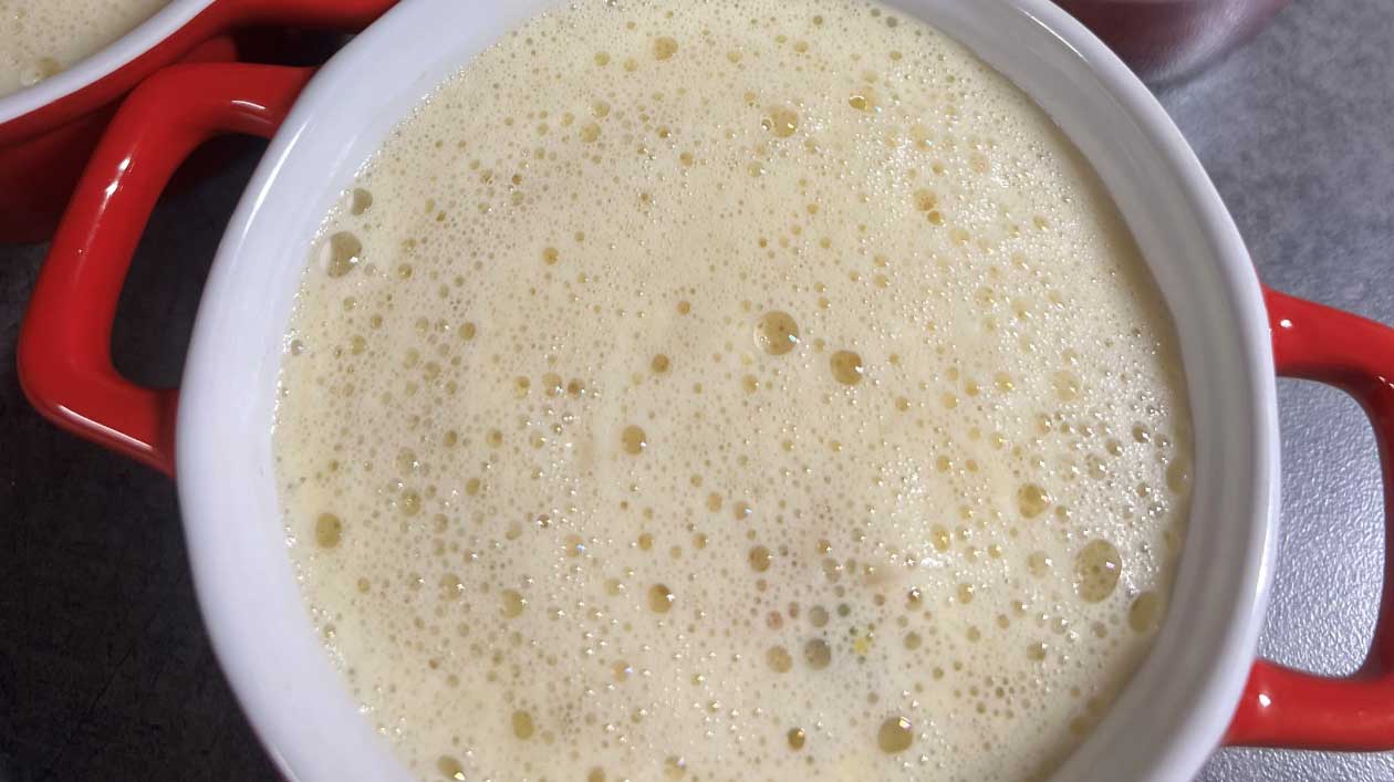 Skaldjurschowder med hummer, räkor och chili – Recept