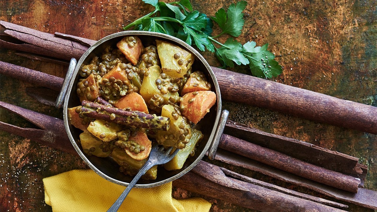 Indiska potatis och linser smaksatt med kanel – - Recept