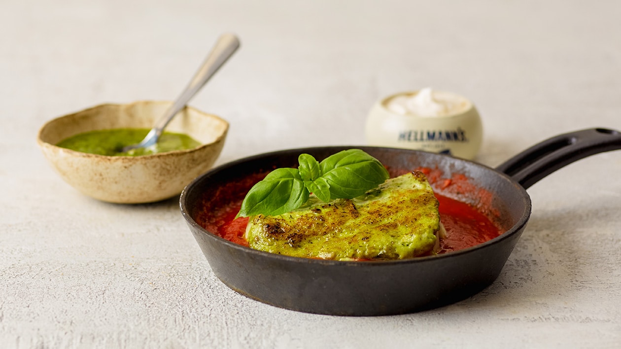 Krämig pestoöverbakad fisk med HELLMANN`S Vegan – Recept