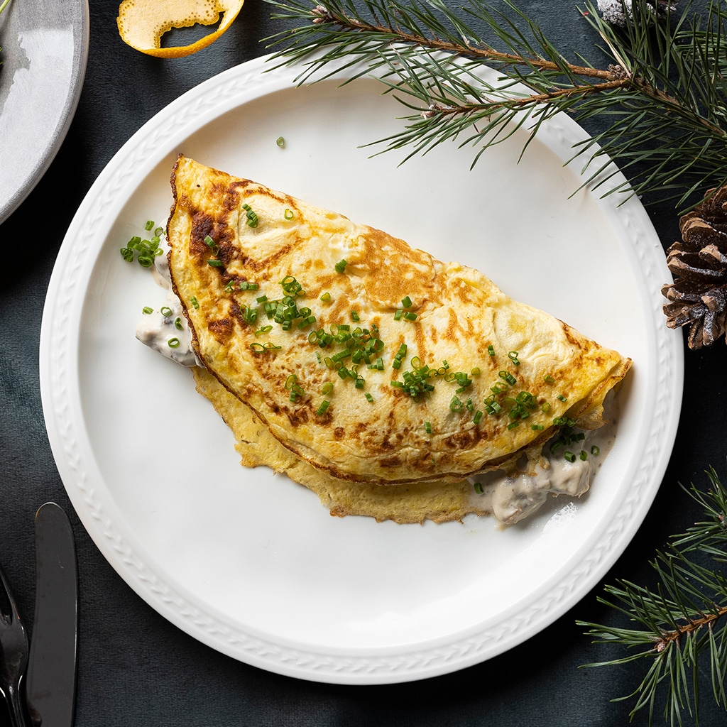 Svampomelett med grönkålsallad Svampomelett med grönkålsallad