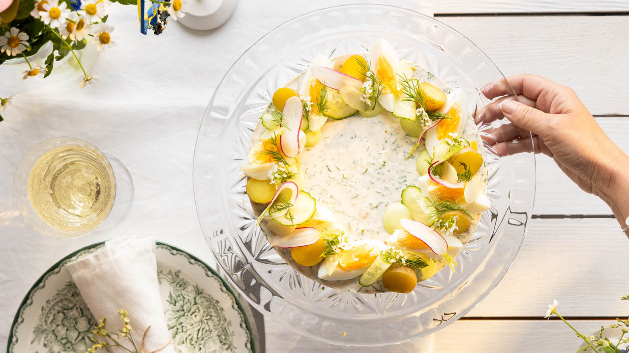 HELLMANN’S matjestårta extra allt! – Recept