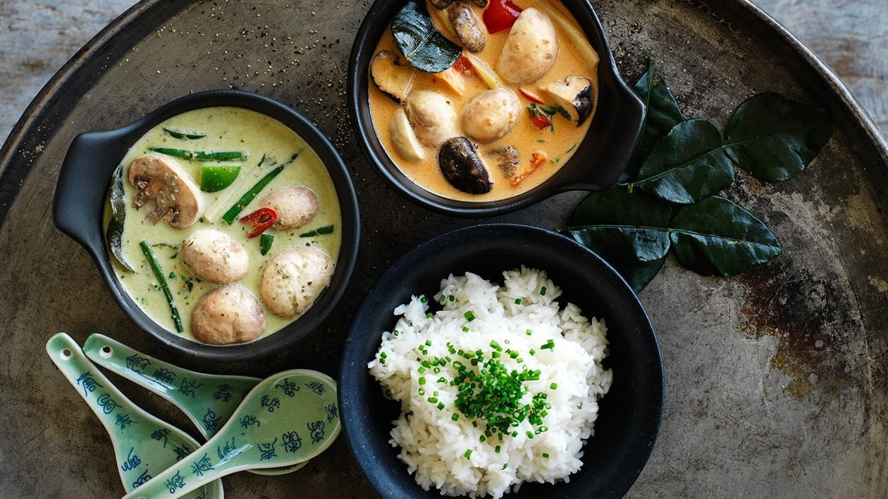 Asiatisk rödcurry med kyckling, fisk, nötkött eller skaldjur
