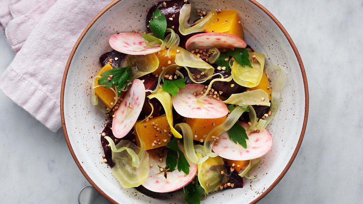 Betor med rostat bovete, blekselleri och äpple