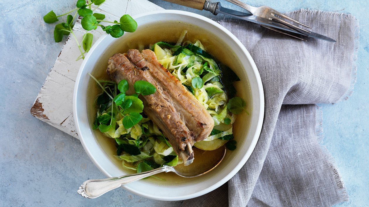Bräserade revbensspjäll med kål och fläderblomssaft – - Recept Bräserade revbensspjäll med kål och fläderblomssaft – - Recept