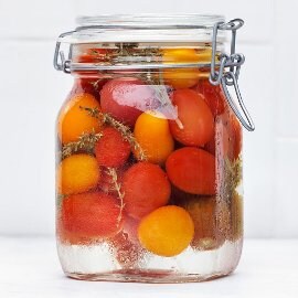 Inlagd tomat med timjan och rosmarin