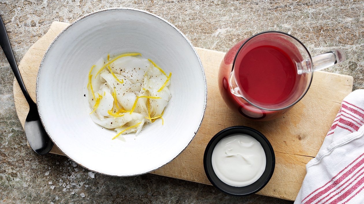 Svalbard - Rödbetssoppa med torsk och fraiche