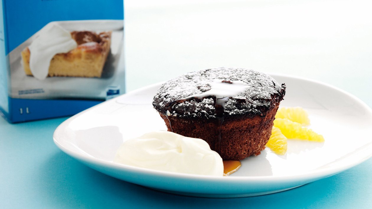Varm chokladbrownie med karamellsås & vaniljvisp Varm chokladbrownie med karamellsås & vaniljvisp