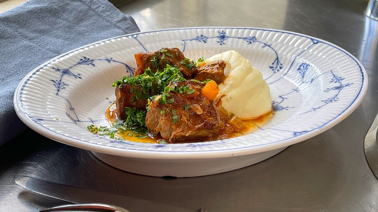 Kalvgryta med rosmarin och citron – Recept