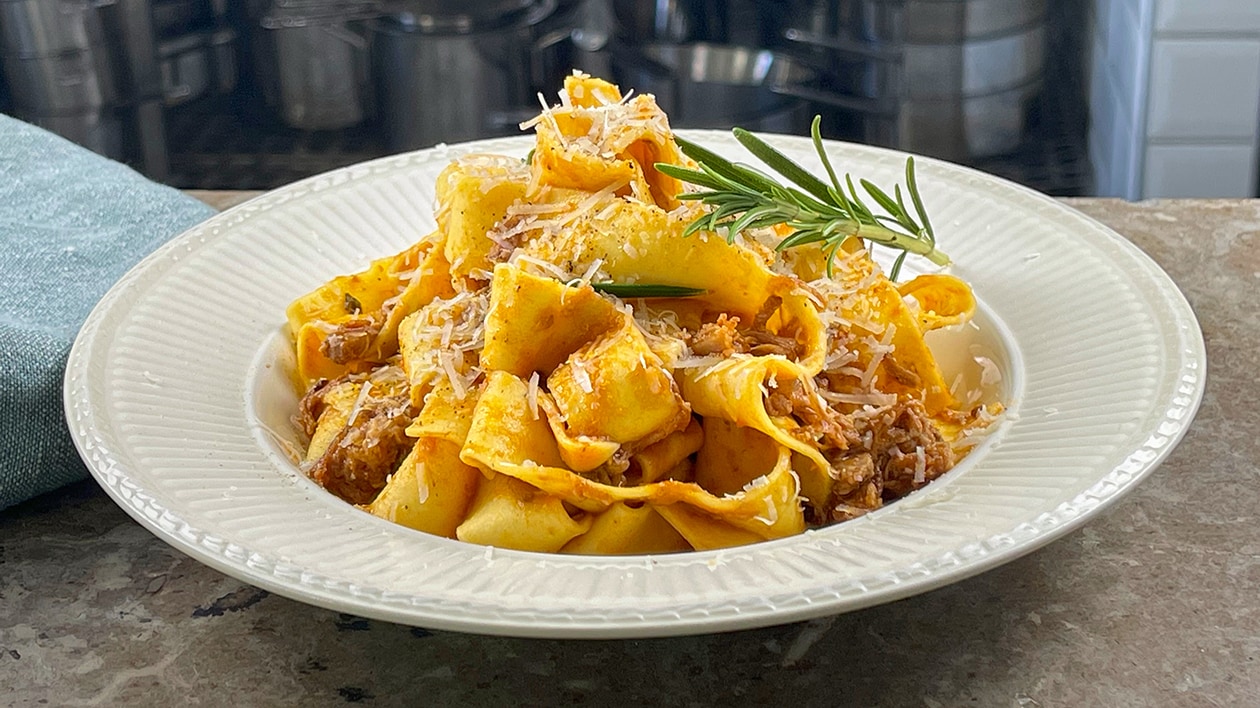 Italiensk kalvragu med pasta