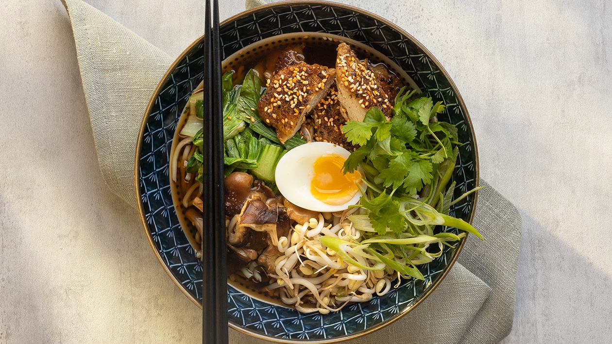 Japansk ramen med soja & NoChicken Chunks – Recept