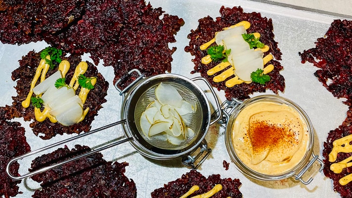 Smashad rödbetsbiff med betor, lupin och rotselleri – Recept