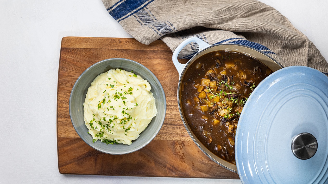 Vitkålsboeuf med potatispuré