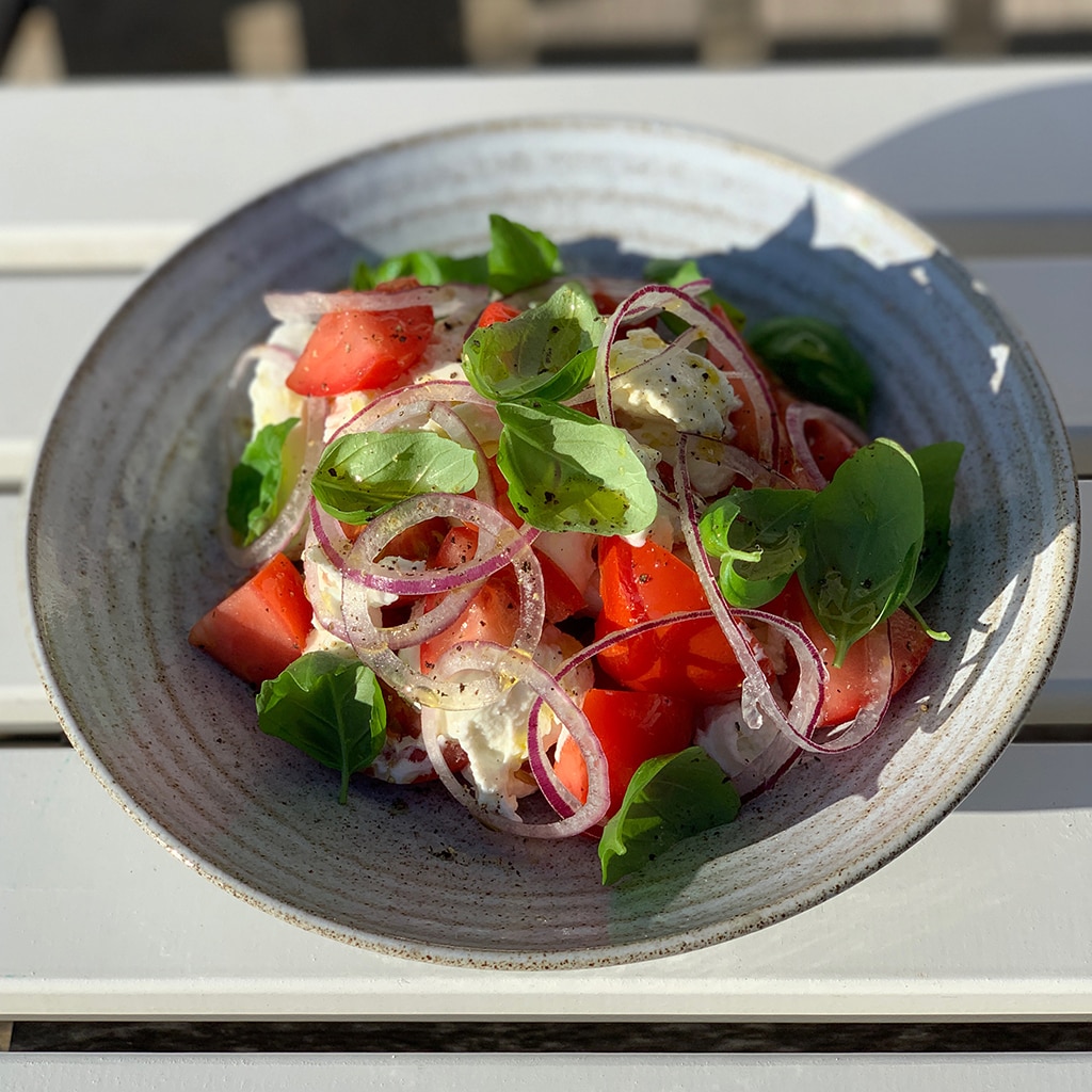 Tomat och mozzarella sallad caprese Tomat och mozzarella sallad caprese