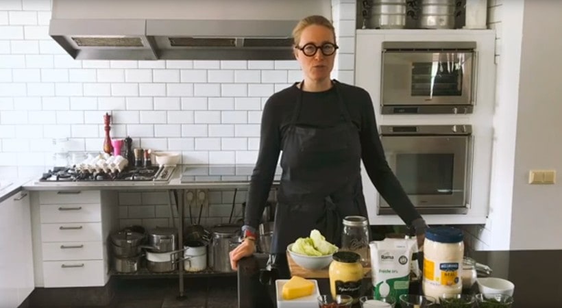 Martina gör en ranchdressing