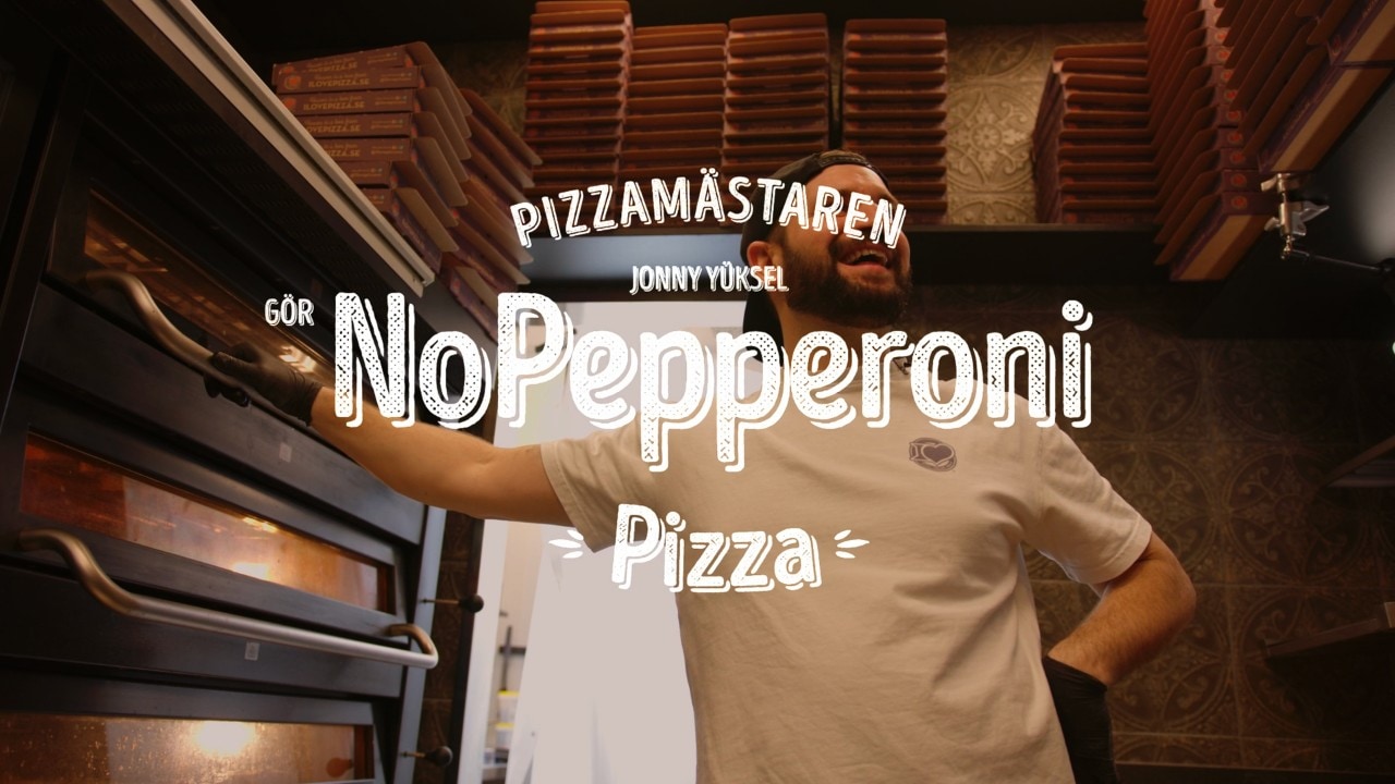 Jonny Yüksel gör en NoPepperoni Pizza